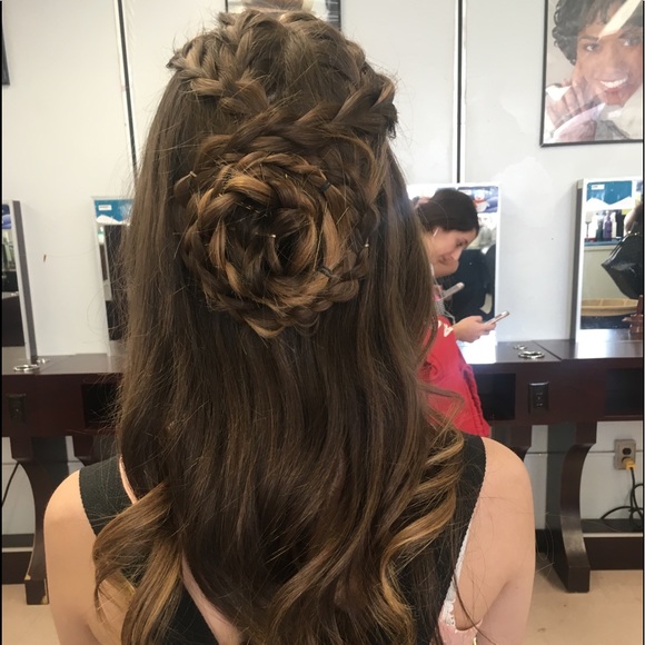 Meet your Posher, Megan - Picture 2 of 8